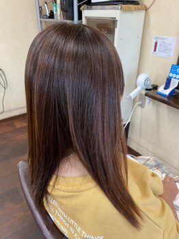 多数の薬剤・処理剤を組み合わせあなたの髪に本当に効果・価値のあるものを日々アップデートしながら使用！