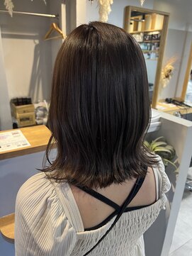 レオン(Re:ON) 外ハネヘアー