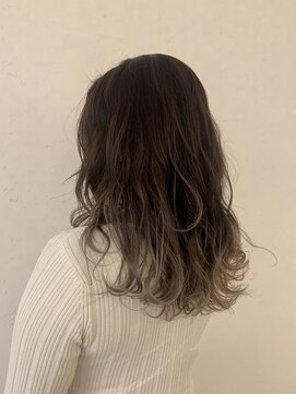 アコーズ ヘア トクシゲ(accord s hair Tokushige) レイヤースタイル×グレージュグラデーション