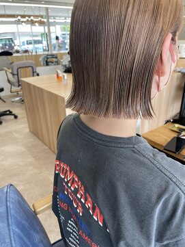 ヌール(Nuru) ぱつっとボブ