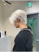 【ブリーチ2回】ホワイトシルバー×韓国風ショート