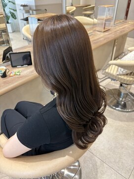 ジーナ 渋谷本店(Zina) ★エアリーシルクグレージュ×ゆる巻き【芳賀健吾】