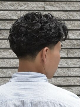 ザバーバー 渋谷(THE BARBER) 短髪フェード+フェザーパーマ