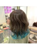 ブラウンベージュ×ターコイズ