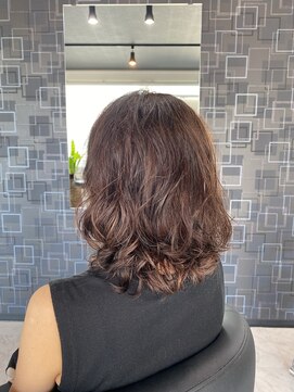 シャイン(Shine) ミディアム / ゆるふわパーマ / ナチュラル