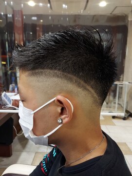 アース 菊名店(HAIR&MAKE EARTH) スキンフェードのメンズ刈り上げスタイル