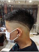 スキンフェードのメンズ刈り上げスタイル