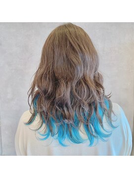 フィオーラ(Fiora) 春色　インナーカラー　水色　fiora大森　勅使河原