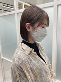 オリーブベージュ切りっぱなしボブ