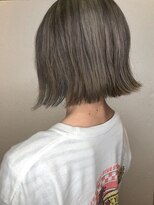 ヘアーサロン ビー(hair salon b.)&nbsp;ボブ　ブリーチ　グレージュ　ダブルカラー　シルバーベージュ