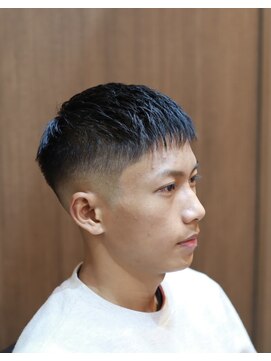 バーバーショップ スバル(BARBERSHOP SUBARU) ＜理容室＞＜バーバー＞クロップスタイル