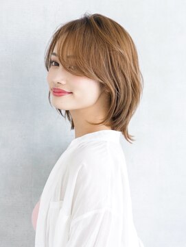 エレノア 渋谷公園通り店(Eleanor) フェミニンなミディアムボブ