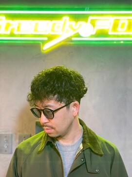 グリーディーフォックス 代々木(Greedy FOX) 波巻き/ハイライト/マッシュパーマ/ウルフ[シェービング]