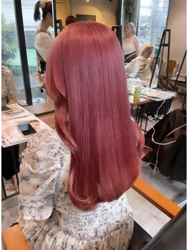 フォルテ プリモ 焼津 藤枝(FORTE PRIMO) デザインカラー/韓国風小顔レイヤーカット/チェリーレッド