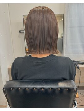 ユノ(juno) ソトハネボブとブラウンベージュ シオガマ