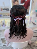 アトリエビューティーアミュ(atelier beauty AmU)&nbsp;推し活 イベント 量産型 リボン編み込みハーフアップ