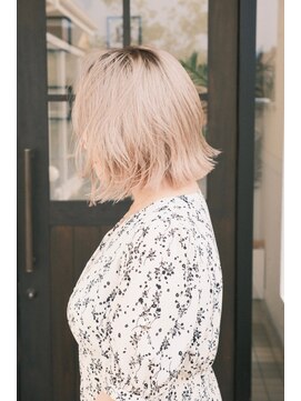 ロスカ(Loska) ボブ×ブロンドベージュ