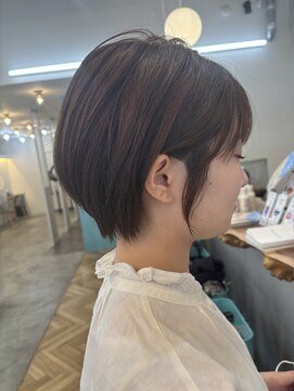 ロミー 本厚木(ROMMY.) 丸みショート刈り上げハンサムショートマロンベージュ