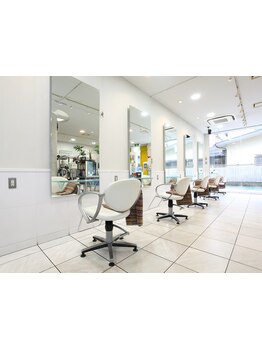 緊張せずにリラックスして過ごせる落ち着いた雰囲気の空間＊ゆっくりとサロンタイムを楽しんで♪