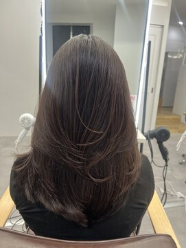 プラチナ(PLATINA) ハイレイヤーレイヤーカットブリーチ無しカラー顔周り韓国