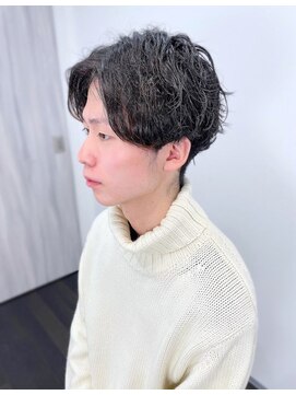 ネオン(neon) スパイラルパーマ×センターパート【柿本拓】