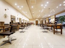 メンズカノエ 宇部厚南店(Men’s CANOE)の雰囲気（広々としたフロア/メンズ美容室/宇部市/メンズ/メンズカット）