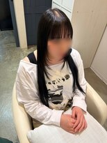 シプ 丸亀(sip)&nbsp;レイヤーカット　ブルーブラック　ブリーチオンカラー