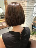 カットラインをしっかり出したセクシーボブ
