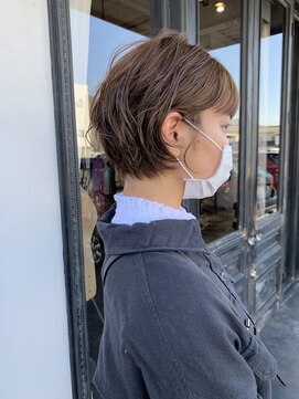 ニーナ(NINA) ショートにパーマ