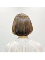 ミニボブ　バックシルエット