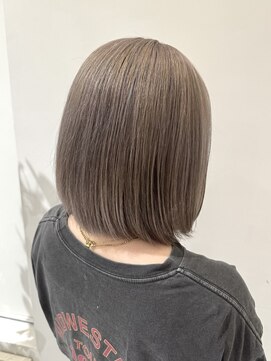 ラヴェストバイフレイスウェル(LOVEST by frace well) がっつりイメチェン☆ブリーチ2回　ハイトーンシルバーボブ
