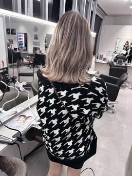 キング 梅田(K!ng) 【梅田】バレイヤージュミルクティーベージュ髪質改善