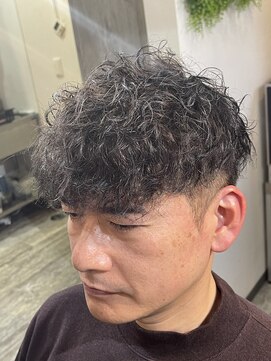デルフィーノ ヘアーパフォーム(delfino hair perform) 癖毛や白髪染めでお悩みの方でもキマる！大人スペインカール