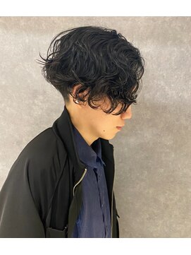 ウィールールピヴォクロス(WE RULE pivot cross) 色気ニュアンスパーマ