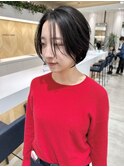 大人かわいい黒髪ハンサムショートセンターパート