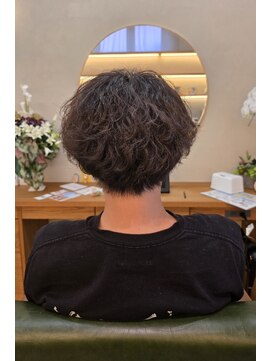 リタ(lita) メンズカットパーマスタイル