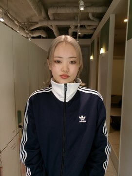 ムーム(Momb) ホワイトグレージュ