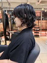 アクアオモテサンドウ(ACQUA omotesando)&nbsp;△癖毛風パーマウルフパーマレイヤーパーマブルーブラック