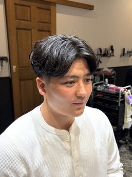 ドゥーエン 花園店(DoEN) テーパーフェード/センターパート