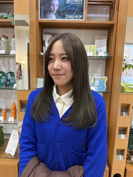 柔らかグリーンカラー×顔まわりレイヤー