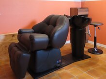 Kii【2月3日 NEW OPEN(予定)】の雰囲気(リラックスできるフルフラットシャンプー台です)