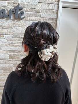 カペリ デ アーテ(Capelli di arte) ハーフアップ