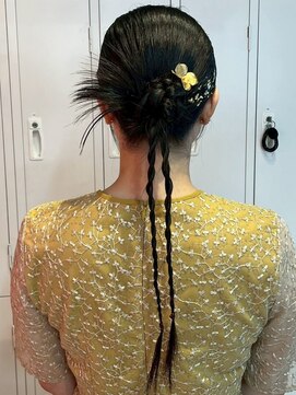 アモレット(amoretto) 黒髪 カチモリヘア 韓国ヘア お呼ばれヘア 20代 暗髪