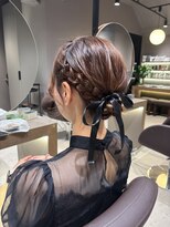 ショコラ アン 横須賀中央&nbsp;上品お団子シニヨン/結婚式お呼ばれヘア