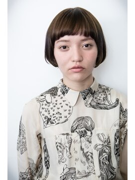 サイドバーンズ(side-burns) 個性派モードボブ