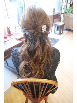 ベル(BELL) ゆる巻きハーフアップ【BELL桜新町/用賀】