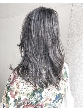 ヘアーアンドアトリエ マール(Hair&Atelier Marl) 【Marl】ハイライト入りグレージュカラーの無造作セミディ♪
