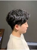 ビジネスナチュラルショート ツーブロックパーマ センターパート