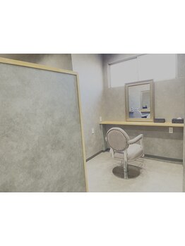 【全席半個室×1席に1台タブレット付き】日常から離れた自分だけの癒し空間をお過ごしください＿