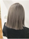 ホワイトグレージュ